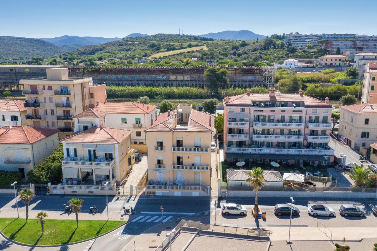 Brezza Marina Apartment San Vincenzo Buitenkant foto